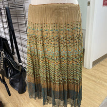 Load image into Gallery viewer, Elie Tahari lined silk skirt 4