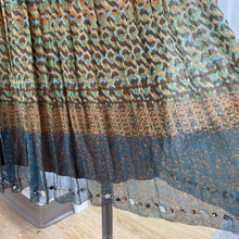 Load image into Gallery viewer, Elie Tahari lined silk skirt 4