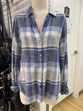 Load image into Gallery viewer, Bella Dahl plaid top S