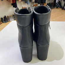 Load image into Gallery viewer, Timberland heeled boots 7.5/38.5