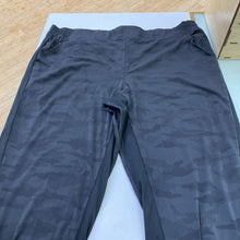 Load image into Gallery viewer, Athleta Brooklyn Lined Camo Jogger NWT 26