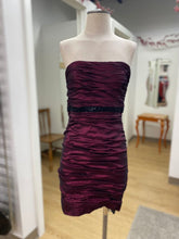 Load image into Gallery viewer, Adrianna Papell Hailey cocktail dress 6