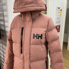 Load image into Gallery viewer, Helly Hansen winter coat M