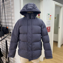 Load image into Gallery viewer, Aritzia super puff jacket XS