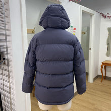 Load image into Gallery viewer, Aritzia super puff jacket XS