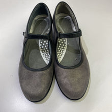 Load image into Gallery viewer, Naot shoes 37