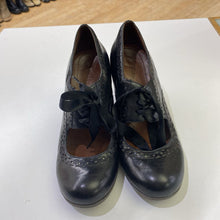 Load image into Gallery viewer, Naya laced open shoes 8.5