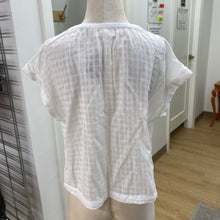 Load image into Gallery viewer, Cloth and Stone cropped top S