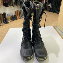 Load image into Gallery viewer, Sorel Conquest Carly boots 7