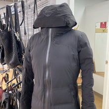 Load image into Gallery viewer, Lululemon down jacket 8