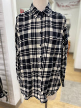 Load image into Gallery viewer, Gap soft plaid button up M