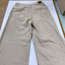 Load image into Gallery viewer, BDG High Wide Leg jeans 29