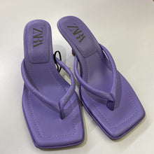 Load image into Gallery viewer, Zara kitten heels NWT 6.5