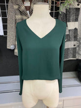 Load image into Gallery viewer, Babaton flowy top XS