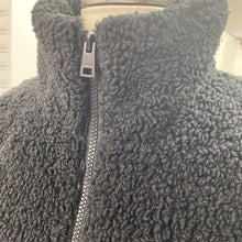 Load image into Gallery viewer, Levis fuzzy jacket XS