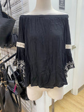 Load image into Gallery viewer, She + Sky boho top NWT S