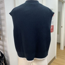 Load image into Gallery viewer, Uniqlo knit vest M