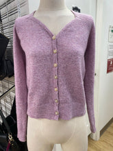 Load image into Gallery viewer, Heartloom pearl button cardi S