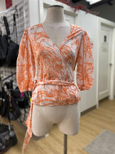 Load image into Gallery viewer, Tommy Hilfiger wrap top M