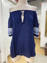 Load image into Gallery viewer, Lucky Brand top M