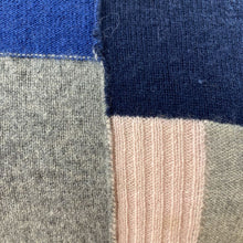 Load image into Gallery viewer, Diane Von Furstenburg sweater S