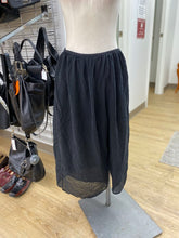 Load image into Gallery viewer, Babaton silk skirt S
