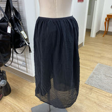 Load image into Gallery viewer, Babaton silk skirt S