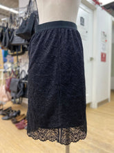 Load image into Gallery viewer, Wilfred lace skirt S