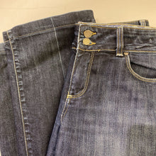 Load image into Gallery viewer, Paige Hidden Hills jeans 29