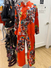 Load image into Gallery viewer, Natori satin lounge top M