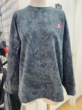 Load image into Gallery viewer, Lululemon Canada Sweater 6