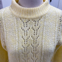 Load image into Gallery viewer, Dynamite sweater M