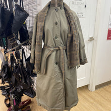 Load image into Gallery viewer, AQUASCUTUM vintage reversible coat (with Matching scarf) L/XL