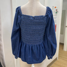 Load image into Gallery viewer, Gap smocked top L