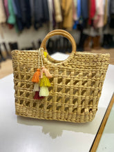 Load image into Gallery viewer, Lined wicker bag