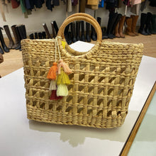 Load image into Gallery viewer, Lined wicker bag
