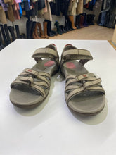 Load image into Gallery viewer, Teva strappy sandals 8