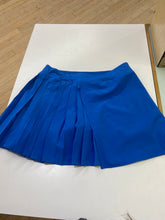 Load image into Gallery viewer, Lole pleated skort M
