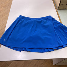 Load image into Gallery viewer, Lole pleated skort M