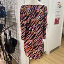 Load image into Gallery viewer, Trina Turk flowy dress L