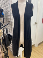 Load image into Gallery viewer, Maison cinqcent cashmere knit vest S