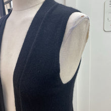 Load image into Gallery viewer, Maison cinqcent cashmere knit vest S
