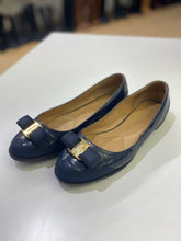 Load image into Gallery viewer, Salvatore Ferragamo flats 9