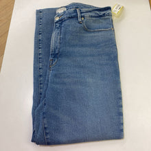 Load image into Gallery viewer, Good American slim fit jeans 15