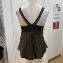 Load image into Gallery viewer, Diane Von Furstenburg silk top 6