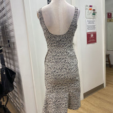Load image into Gallery viewer, Diane Von Furstenburg stretchy fitted dress 4