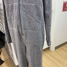 Load image into Gallery viewer, Roots onesie M