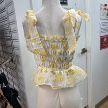Load image into Gallery viewer, En Saison smocked top NWT M