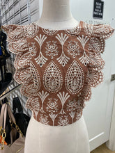 Load image into Gallery viewer, RW&CO eyelet top S