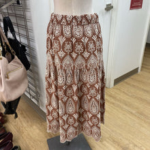 Load image into Gallery viewer, RW&CO eyelet skirt NWT S